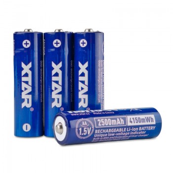 XTAR L4 Baterijų įkroviklis su 4xAA Baterijomis